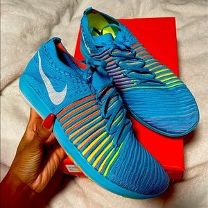Women Nike free transform fly knit